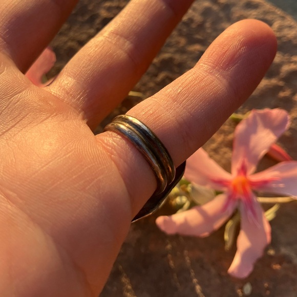 Blue Moon Turquoise Silver Ring - Picture 4 of 7